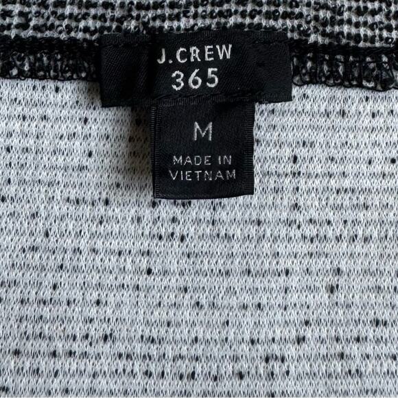 J.Crew 365 Women’s Bouclé Knit Sleeveless Top – Gray Twist Front Tank medium - Picture 4 of 5